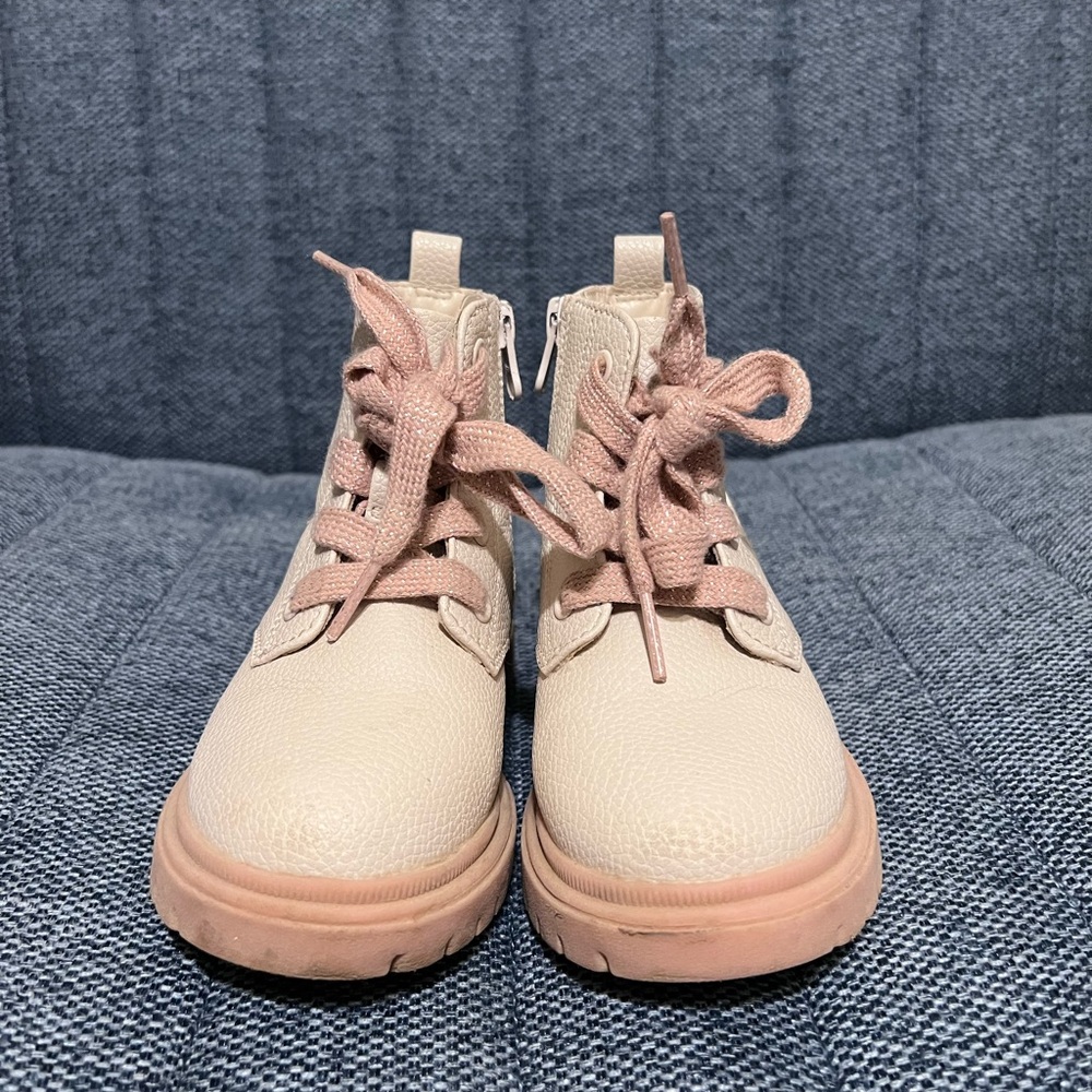 Cat & Jack Toddler Girls Lace Up
Combat Boots Size 9T